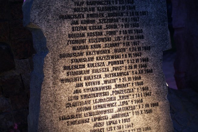 Odsłonięcie pomnika ku czci ofiar komunizmu - zdjęcie #95 - eOstroleka.pl
