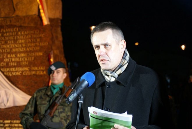 Odsłonięcie pomnika ku czci ofiar komunizmu - zdjęcie #77 - eOstroleka.pl