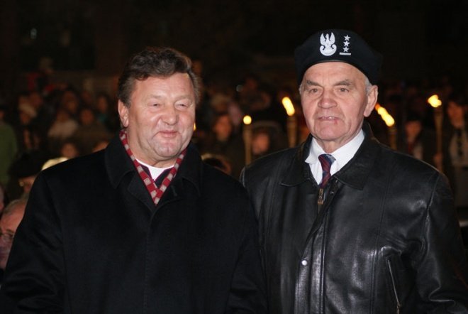 Odsłonięcie pomnika ku czci ofiar komunizmu - zdjęcie #64 - eOstroleka.pl