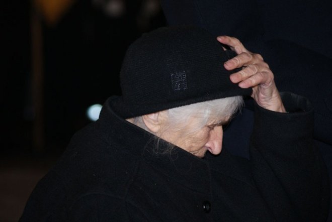 Odsłonięcie pomnika ku czci ofiar komunizmu - zdjęcie #60 - eOstroleka.pl