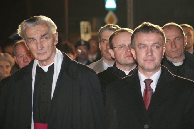 Odsłonięcie pomnika ku czci ofiar komunizmu - zdjęcie #48 - eOstroleka.pl