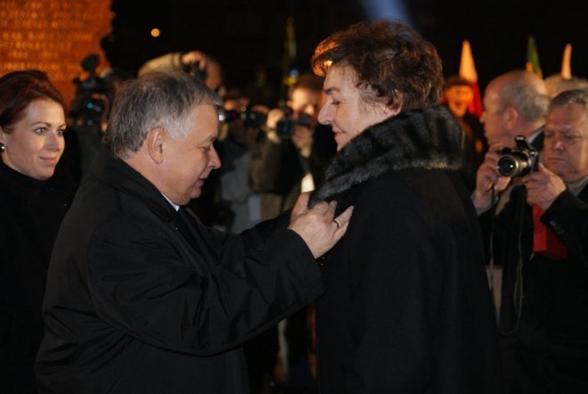 Odsłonięcie pomnika ku czci ofiar komunizmu - zdjęcie #25 - eOstroleka.pl