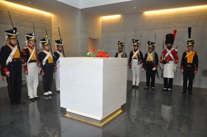 Szczątki prawie 100 żołnierzy spoczęły w ostrołęckim mauzoleum [20.IV.2012] - zdjęcie #19 - eOstroleka.pl