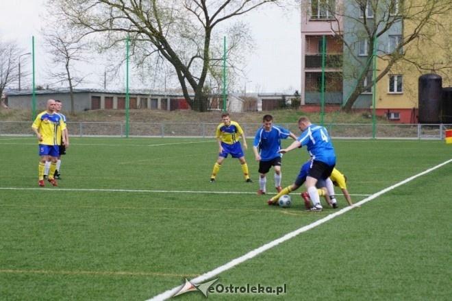 Liga Okręgowa: Korona HiD Ostrołęka - KS CK Troszyn 3:0 [21.04.2012] - zdjęcie #18 - eOstroleka.pl
