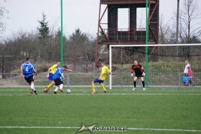 Liga Okręgowa: Korona HiD Ostrołęka - KS CK Troszyn 3:0 [21.04.2012] - zdjęcie #14 - eOstroleka.pl