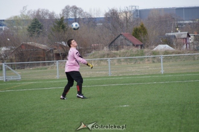 Liga Okręgowa: Korona HiD Ostrołęka - KS CK Troszyn 3:0 [21.04.2012] - zdjęcie #8 - eOstroleka.pl