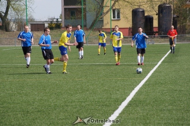 Liga Okręgowa: Korona HiD Ostrołęka - KS CK Troszyn 3:0 [21.04.2012] - zdjęcie #19 - eOstroleka.pl