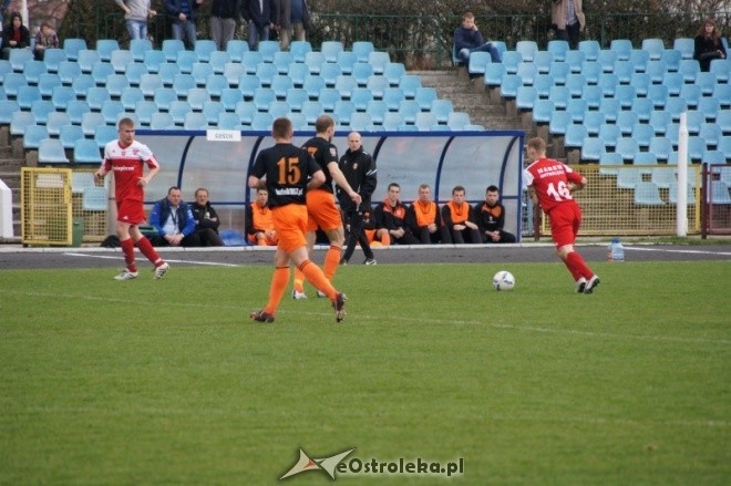 III liga: Narew Ostrołęka - Hutnik Warszawa 0:0 [21.04.2012] - zdjęcie #2 - eOstroleka.pl