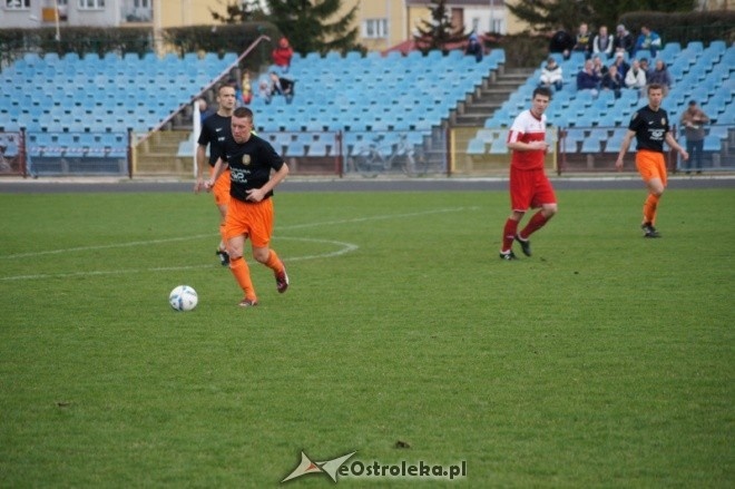III liga: Narew Ostrołęka - Hutnik Warszawa 0:0 [21.04.2012] - zdjęcie #24 - eOstroleka.pl
