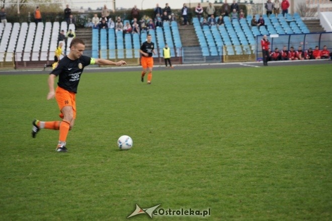 III liga: Narew Ostrołęka - Hutnik Warszawa 0:0 [21.04.2012] - zdjęcie #23 - eOstroleka.pl