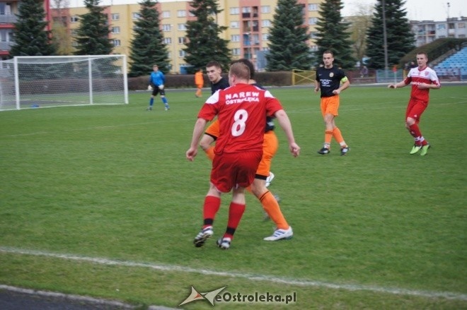 III liga: Narew Ostrołęka - Hutnik Warszawa 0:0 [21.04.2012] - zdjęcie #12 - eOstroleka.pl