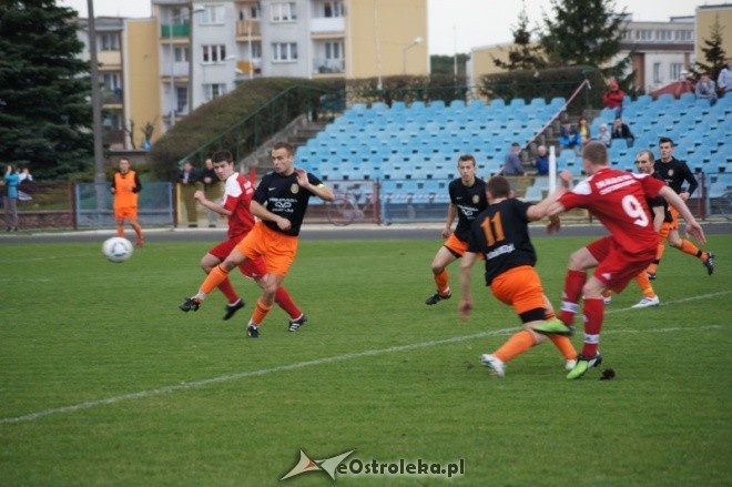 III liga: Narew Ostrołęka - Hutnik Warszawa 0:0 [21.04.2012] - zdjęcie #17 - eOstroleka.pl