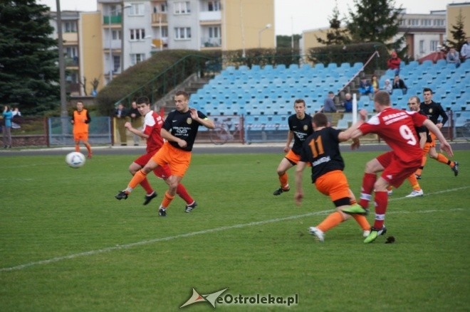 III liga: Narew Ostrołęka - Hutnik Warszawa 0:0 [21.04.2012] - zdjęcie #11 - eOstroleka.pl
