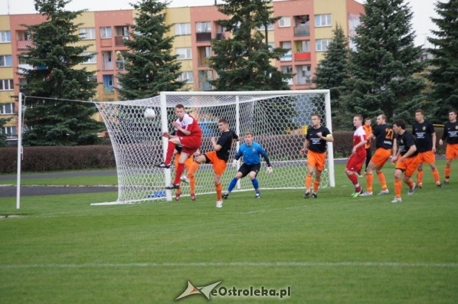 III liga: Narew Ostrołęka - Hutnik Warszawa 0:0 [21.04.2012] - zdjęcie #18 - eOstroleka.pl