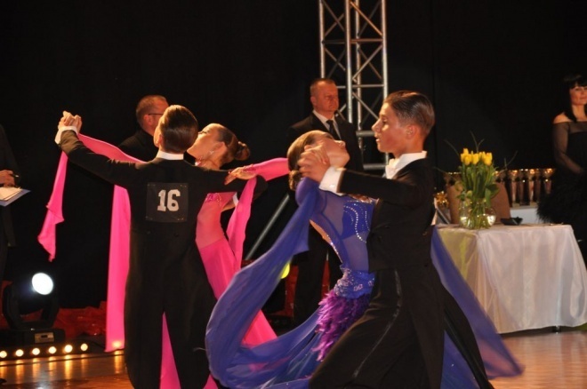 IX Ogólnopolski Turniej Tańca Towarzyskiego o Puchar Prezydenta Miasta Ostrołęki [21.04.2012] - zdjęcie #30 - eOstroleka.pl