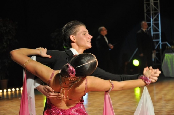 IX Ogólnopolski Turniej Tańca Towarzyskiego o Puchar Prezydenta Miasta Ostrołęki [21.04.2012] - zdjęcie #27 - eOstroleka.pl