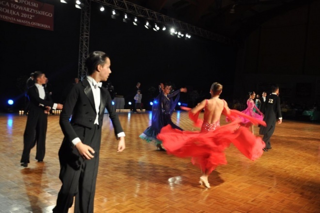 IX Ogólnopolski Turniej Tańca Towarzyskiego o Puchar Prezydenta Miasta Ostrołęki [21.04.2012] - zdjęcie #21 - eOstroleka.pl