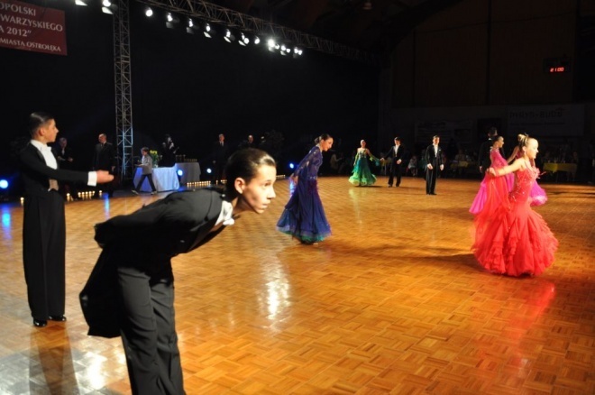 IX Ogólnopolski Turniej Tańca Towarzyskiego o Puchar Prezydenta Miasta Ostrołęki [21.04.2012] - zdjęcie #20 - eOstroleka.pl