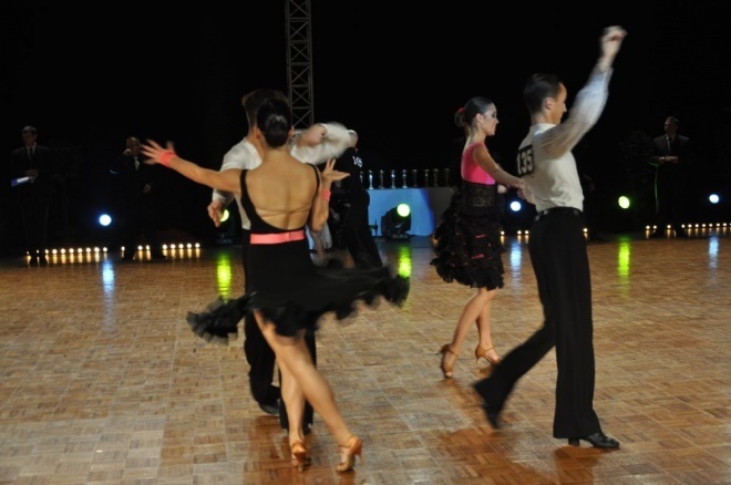 IX Ogólnopolski Turniej Tańca Towarzyskiego o Puchar Prezydenta Miasta Ostrołęki [21.04.2012] - zdjęcie #4 - eOstroleka.pl