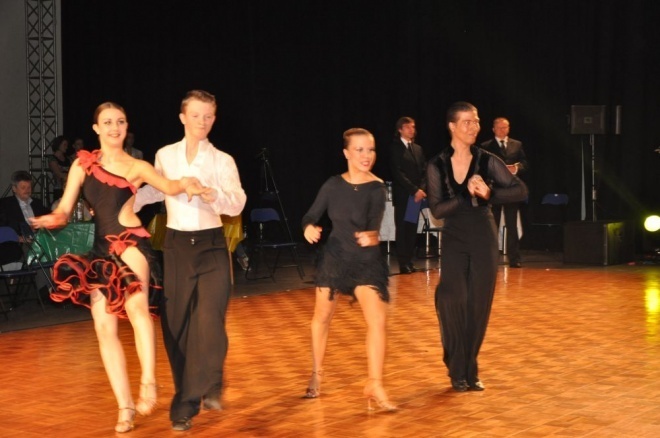 IX Ogólnopolski Turniej Tańca Towarzyskiego o Puchar Prezydenta Miasta Ostrołęki [21.04.2012] - zdjęcie #3 - eOstroleka.pl