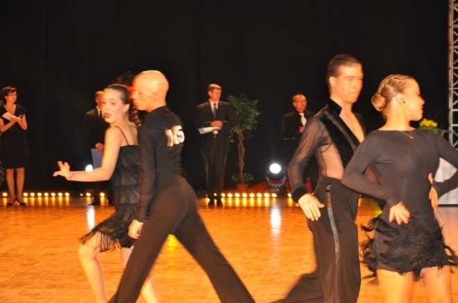 IX Ogólnopolski Turniej Tańca Towarzyskiego o Puchar Prezydenta Miasta Ostrołęki [21.04.2012] - zdjęcie #2 - eOstroleka.pl