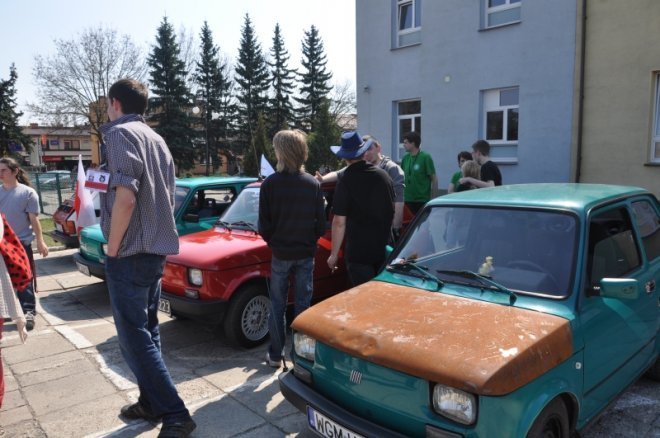 Zlot Maluchem przez Kurpie [21.IV.2012] - zdjęcie #12 - eOstroleka.pl