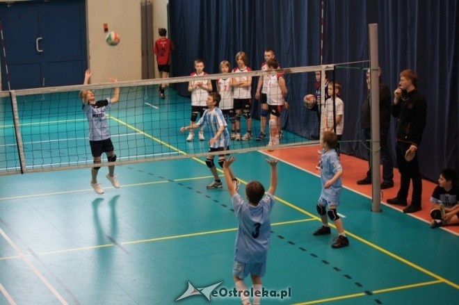 Turniej Minisiatkówki Kinder + Sport [22.04.2012] - zdjęcie #43 - eOstroleka.pl