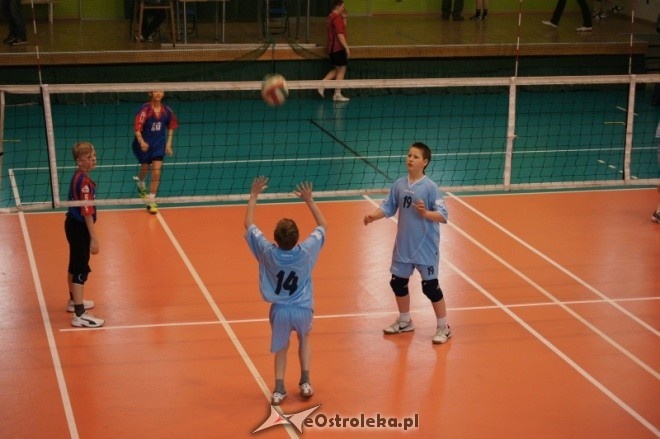 Turniej Minisiatkówki Kinder + Sport [22.04.2012] - zdjęcie #33 - eOstroleka.pl