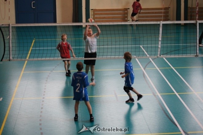 Turniej Minisiatkówki Kinder + Sport [22.04.2012] - zdjęcie #19 - eOstroleka.pl