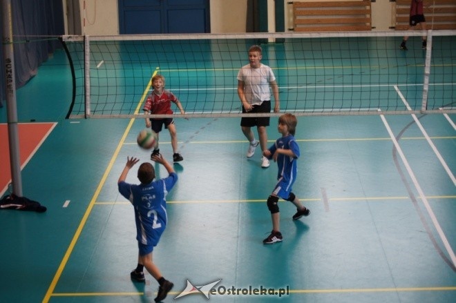 Turniej Minisiatkówki Kinder + Sport [22.04.2012] - zdjęcie #17 - eOstroleka.pl