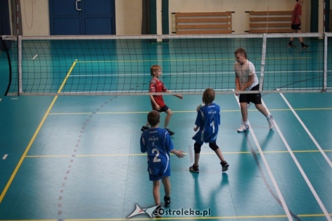Turniej Minisiatkówki Kinder + Sport [22.04.2012] - zdjęcie #16 - eOstroleka.pl