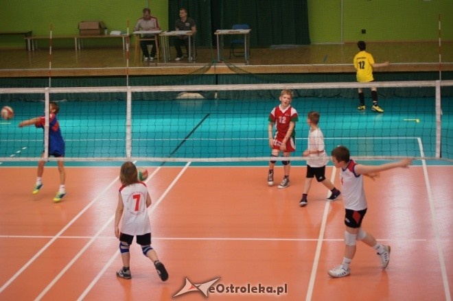 Turniej Minisiatkówki Kinder + Sport [22.04.2012] - zdjęcie #3 - eOstroleka.pl