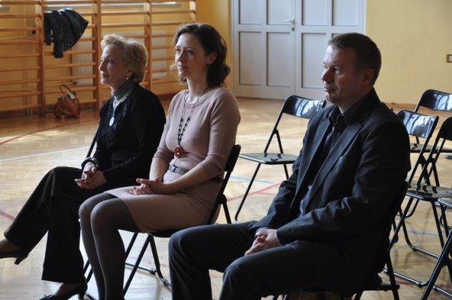 Uroczystość rozdania nagród zwycięzcom IV konkursu Reach for the sky w SP6 [25.IV.2012] - zdjęcie #39 - eOstroleka.pl
