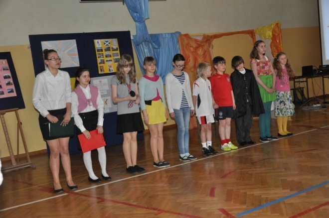 Uroczystość rozdania nagród zwycięzcom IV konkursu Reach for the sky w SP6 [25.IV.2012] - zdjęcie #2 - eOstroleka.pl