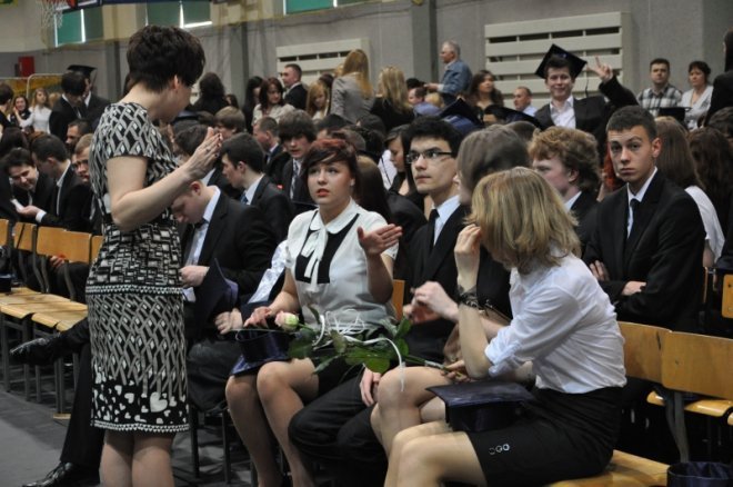 Zakończenie roku szkolnego klas trzecich w III LO [26.IV.2012] - zdjęcie #36 - eOstroleka.pl