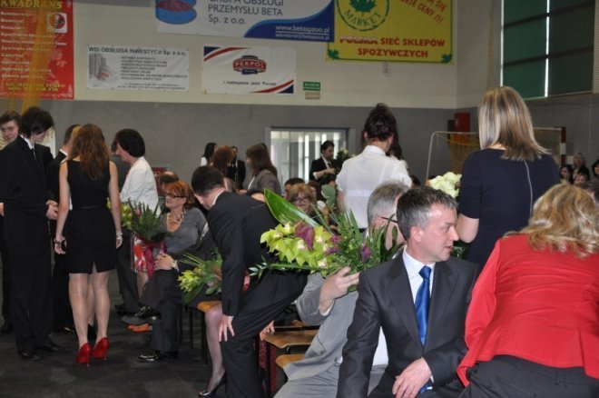 Zakończenie roku szkolnego klas trzecich w III LO [26.IV.2012] - zdjęcie #21 - eOstroleka.pl