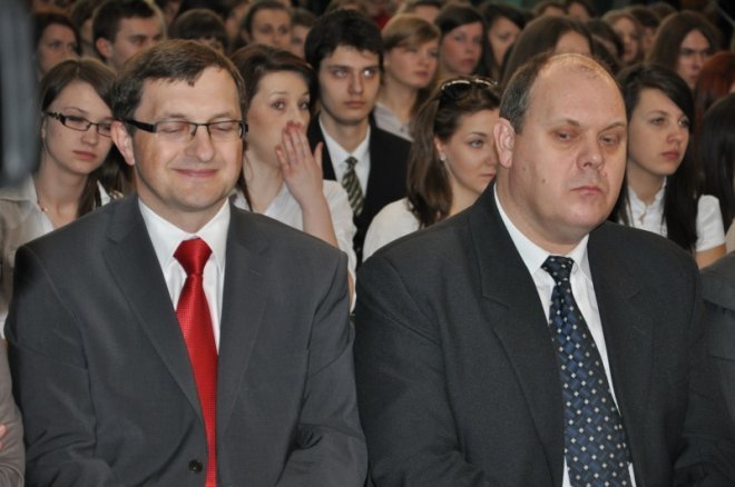 Zakończenia roku szkolnego ostrołęckich maturzystów [27.IV.2012] - zdjęcie #116 - eOstroleka.pl