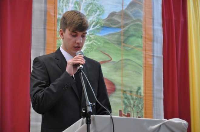 Zakończenia roku szkolnego ostrołęckich maturzystów [27.IV.2012] - zdjęcie #95 - eOstroleka.pl