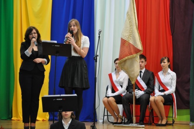 Zakończenia roku szkolnego ostrołęckich maturzystów [27.IV.2012] - zdjęcie #30 - eOstroleka.pl