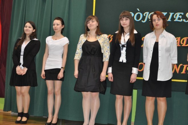 Zakończenia roku szkolnego ostrołęckich maturzystów [27.IV.2012] - zdjęcie #31 - eOstroleka.pl