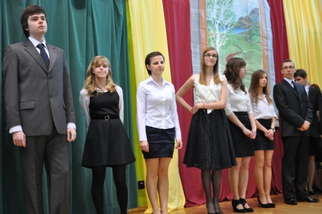 Zakończenia roku szkolnego ostrołęckich maturzystów [27.IV.2012] - zdjęcie #32 - eOstroleka.pl