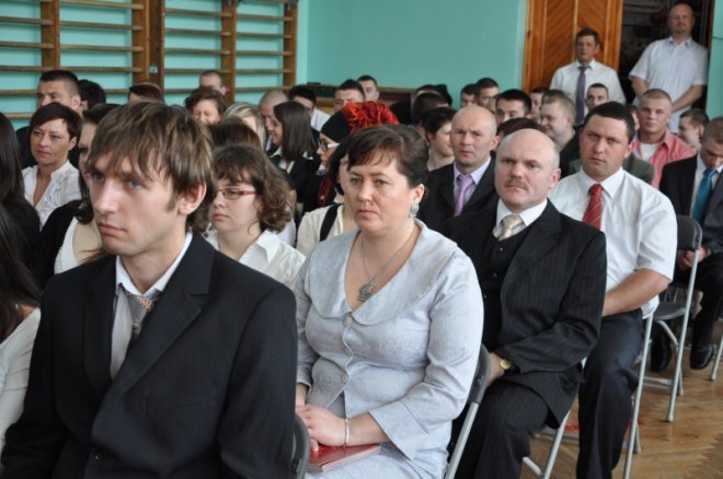 Zakończenia roku szkolnego ostrołęckich maturzystów [27.IV.2012] - zdjęcie #48 - eOstroleka.pl