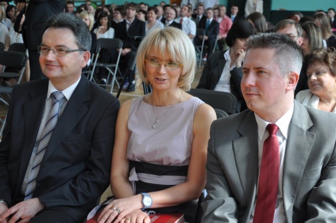 Zakończenia roku szkolnego ostrołęckich maturzystów [27.IV.2012] - zdjęcie #52 - eOstroleka.pl