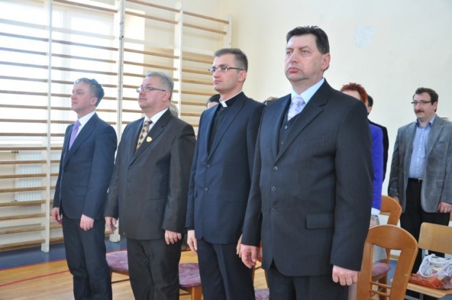 Zakończenia roku szkolnego ostrołęckich maturzystów [27.IV.2012] - zdjęcie #47 - eOstroleka.pl