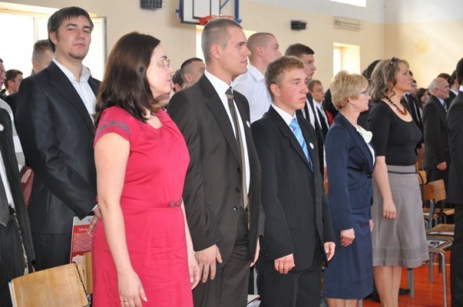Zakończenia roku szkolnego ostrołęckich maturzystów [27.IV.2012] - zdjęcie #74 - eOstroleka.pl