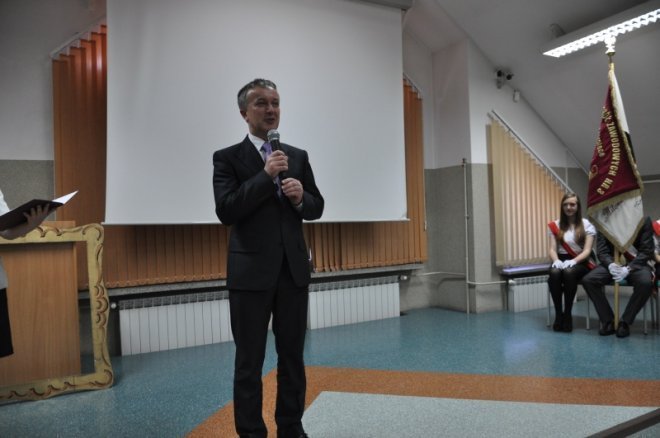 Zakończenia roku szkolnego ostrołęckich maturzystów [27.IV.2012] - zdjęcie #37 - eOstroleka.pl