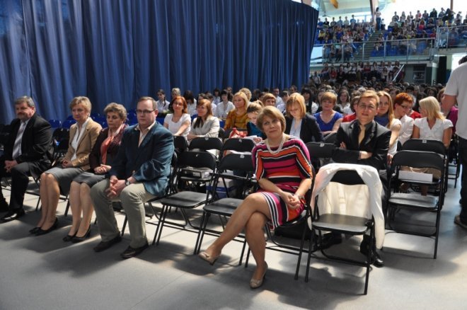 Zakończenia roku szkolnego ostrołęckich maturzystów [27.IV.2012] - zdjęcie #23 - eOstroleka.pl