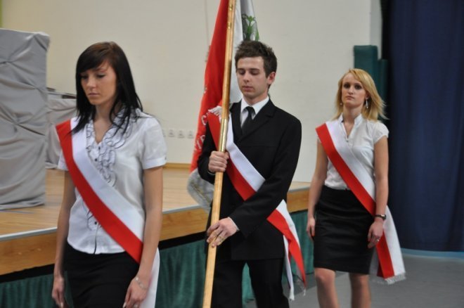 Zakończenia roku szkolnego ostrołęckich maturzystów [27.IV.2012] - zdjęcie #14 - eOstroleka.pl