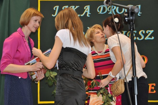 Zakończenia roku szkolnego ostrołęckich maturzystów [27.IV.2012] - zdjęcie #11 - eOstroleka.pl