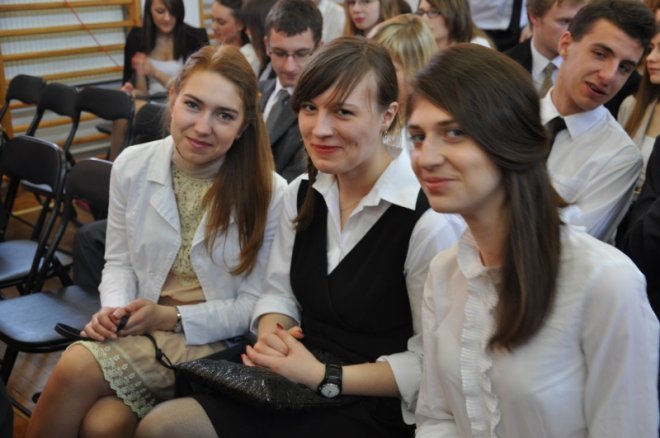 Zakończenia roku szkolnego ostrołęckich maturzystów [27.IV.2012] - zdjęcie #7 - eOstroleka.pl